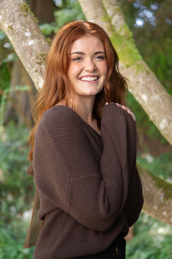 Back Bow V-Neck Sweater - Brown