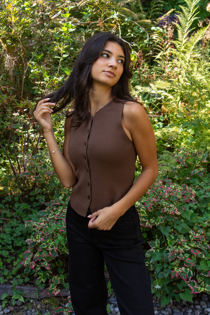 Button Up Knit Vest - Brown