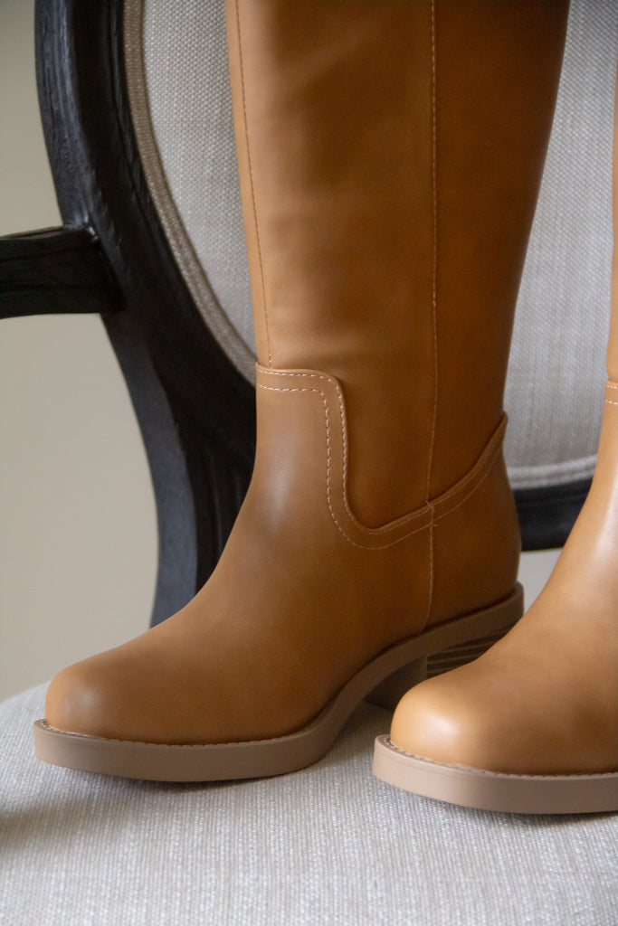 Square Toe Classic Boot - Cognac