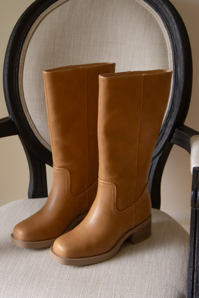 Square Toe Classic Boot - Cognac