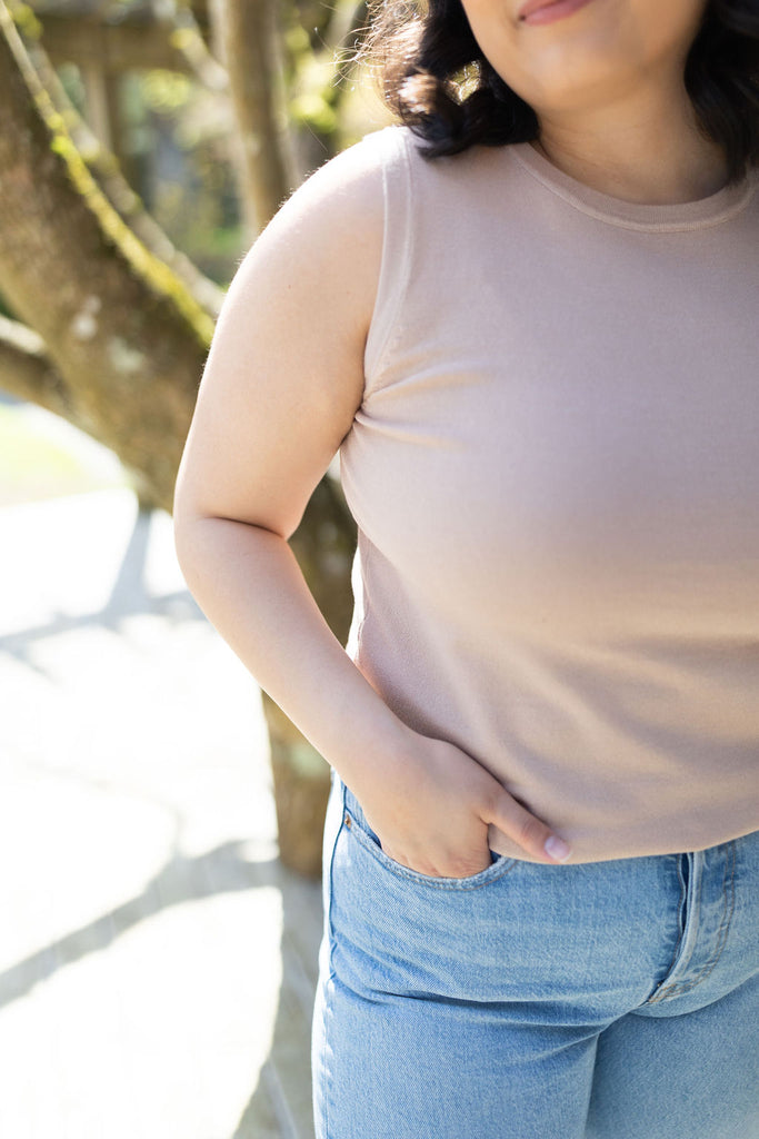 Sleevless Sweater - Taupe