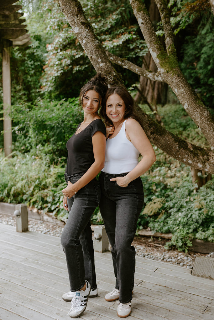 Clean Mid Rise Straight - Washed Black