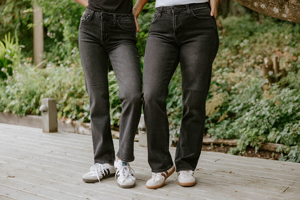 Clean Mid Rise Straight - Washed Black