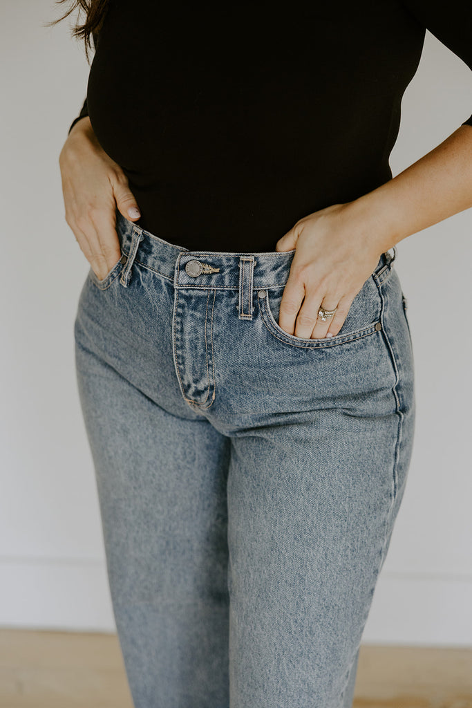 Relaxed Straight Jean - Medium