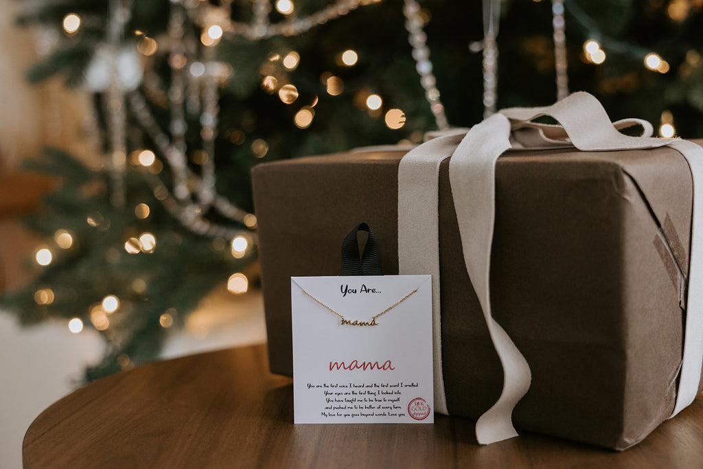 Mama Dainty Script Necklace - Gold