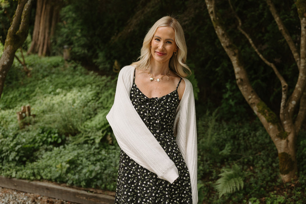 The Cropped Ballet Shrug - Cream