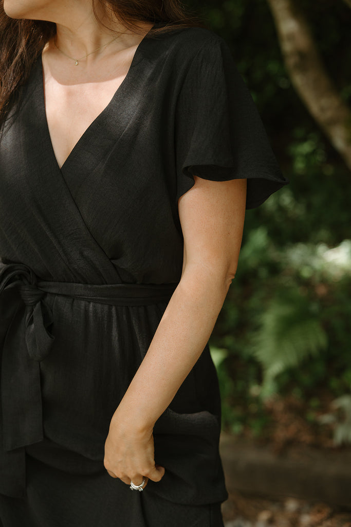 Ruffle Cap Sleeve V-Neck Midi Dress - Black