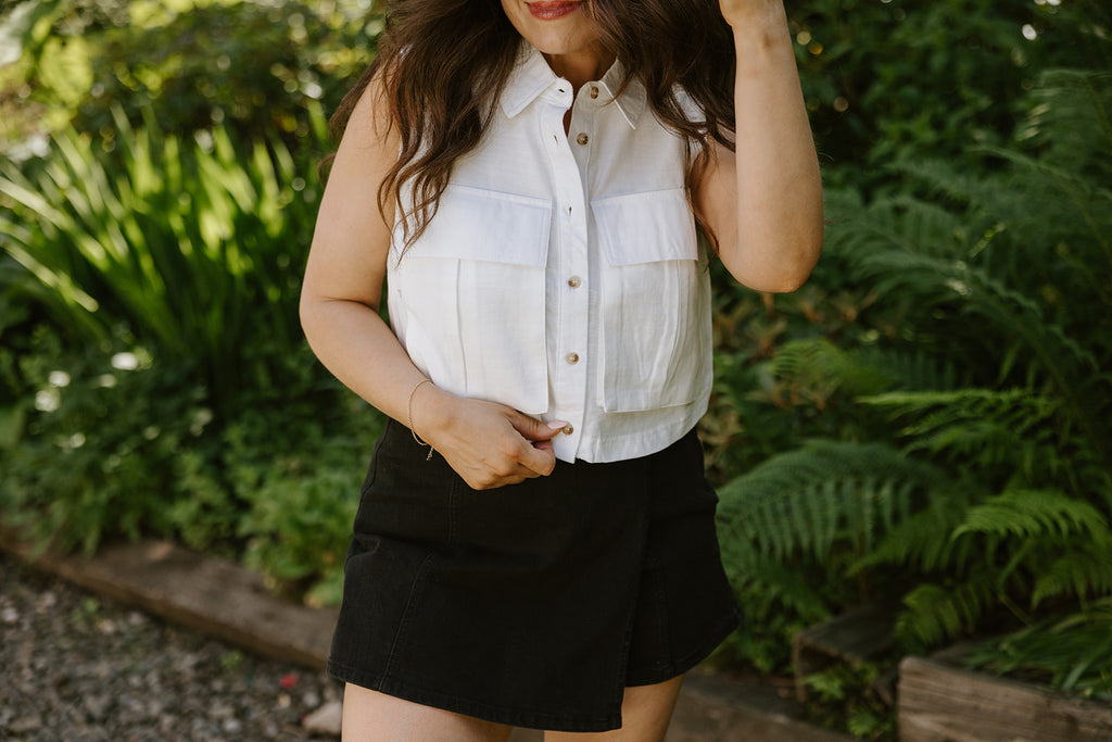 Sleeveless Button Up - White
