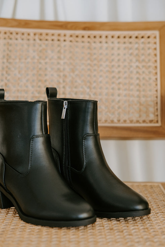 Classic Short Boot - Black