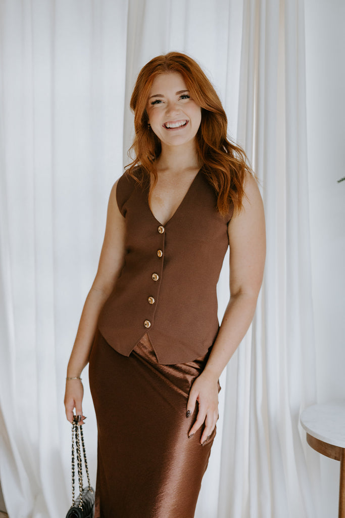 Sleeveless Knit Vest With Gold Buttons - Brown