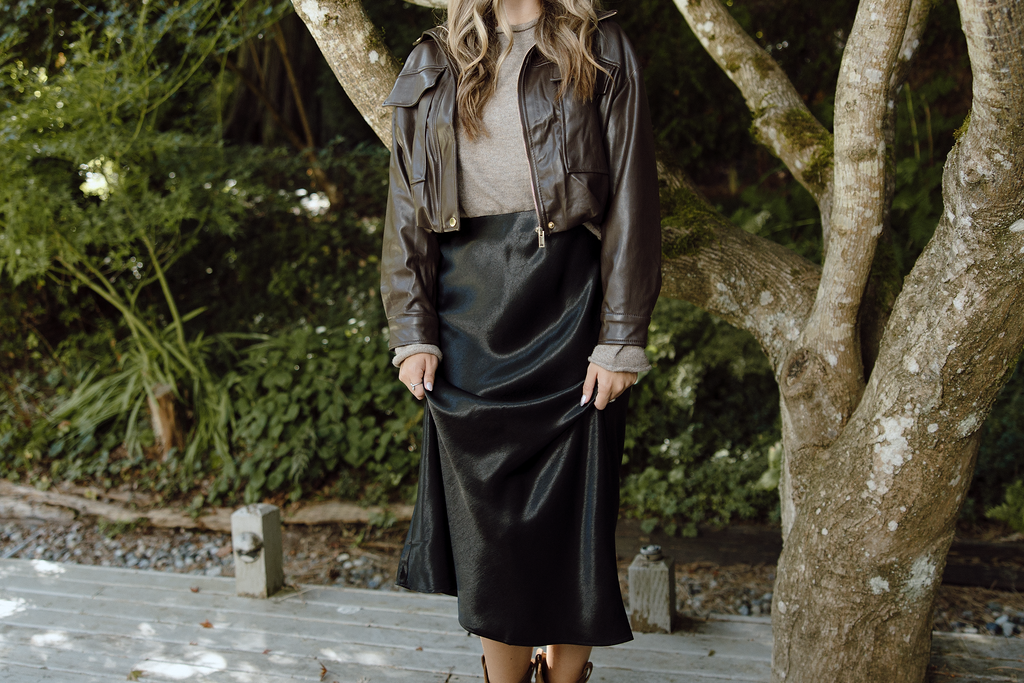Satin midi skirt - black