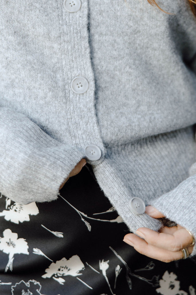 Crew Neck Button Up Cardigan Sweater - Grey