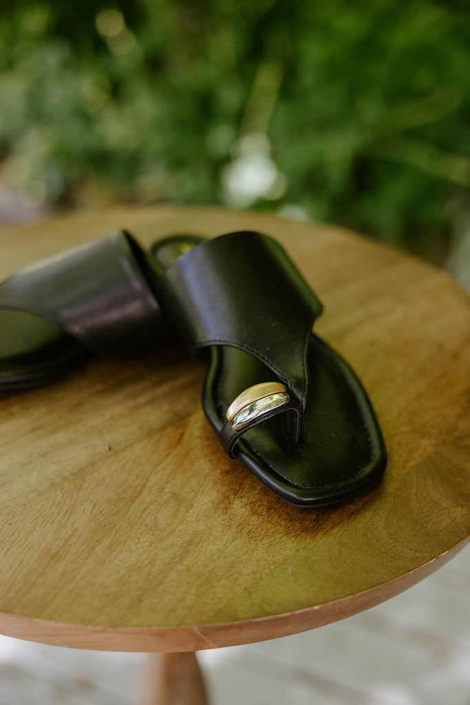 Euro Sandal With Toe Detail - Black