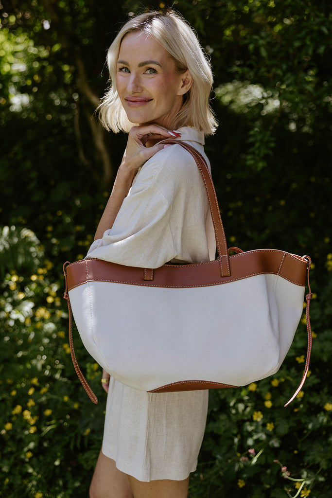 The Canvas Tote - Tan
