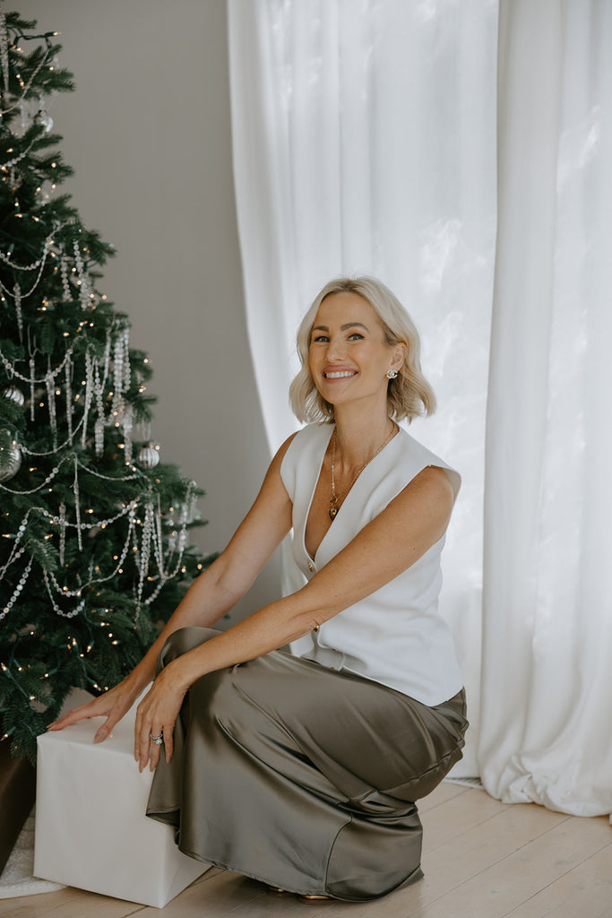 Sleeveless Knit Vest with Gold Buttons - White