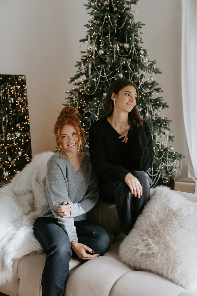 V-Neck Pullover – Grey