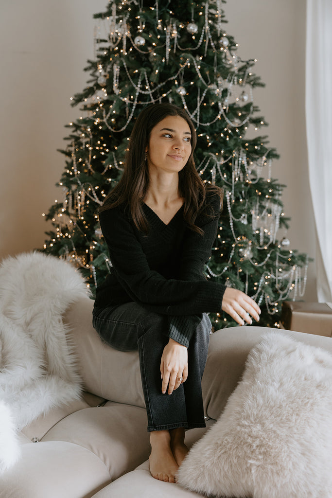 Vneck Pull Over - Black