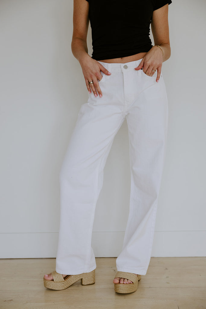 Relaxed Straight - White