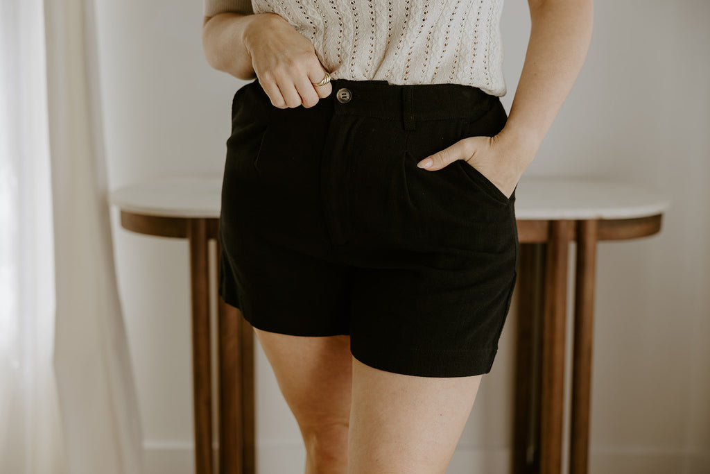 Linen Shorts With Pockets - Black