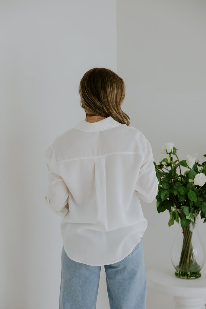 Classic Button up - White