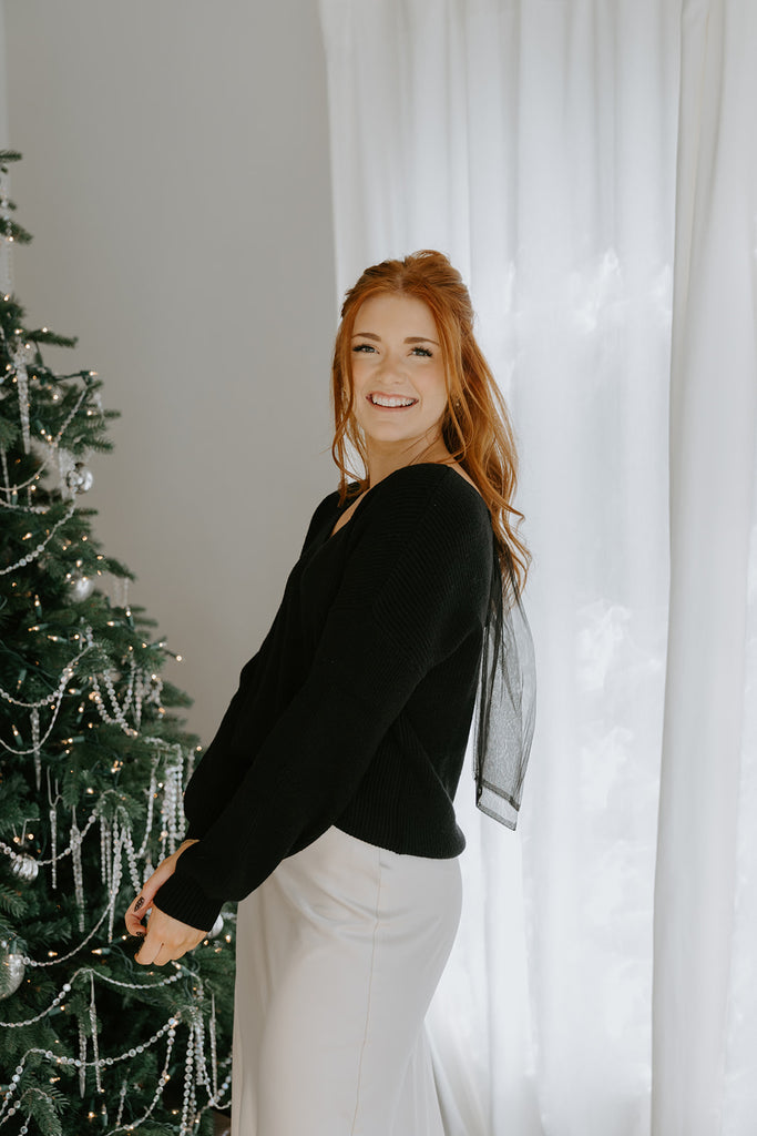 Back Bow V-Neck Sweater - Black