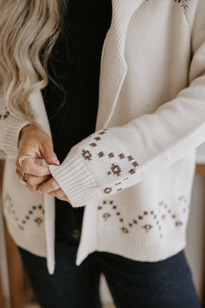 Open Sweater With Horse - Oat