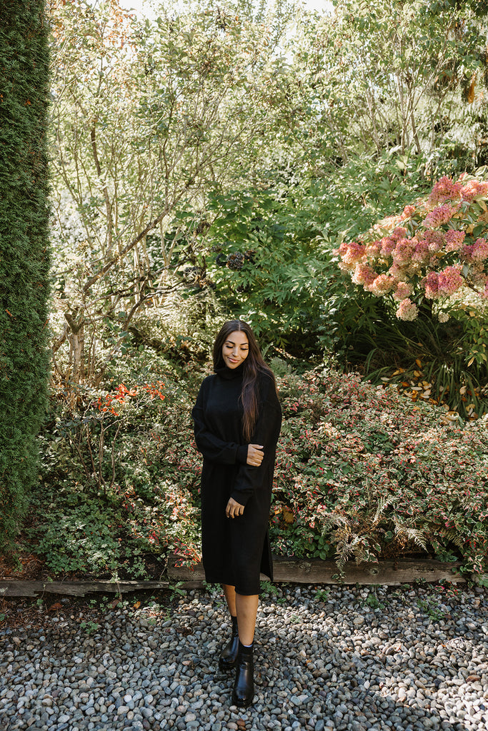 Long Knit Turtleneck Sweater Dress - Bla