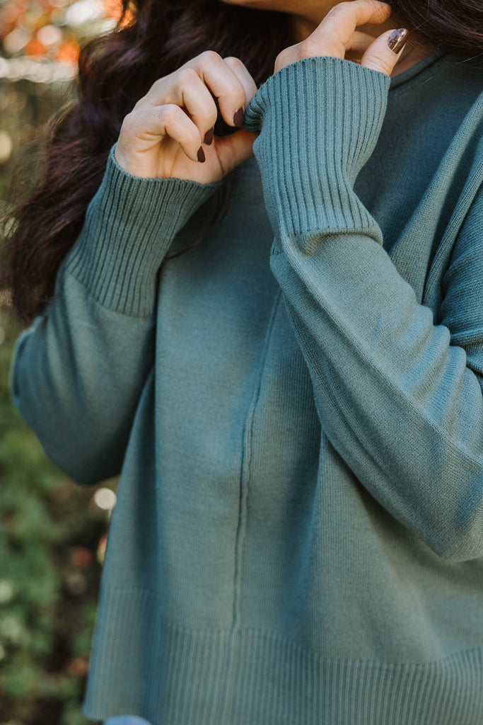 Exposed Seam Lightweight Sweater - Green