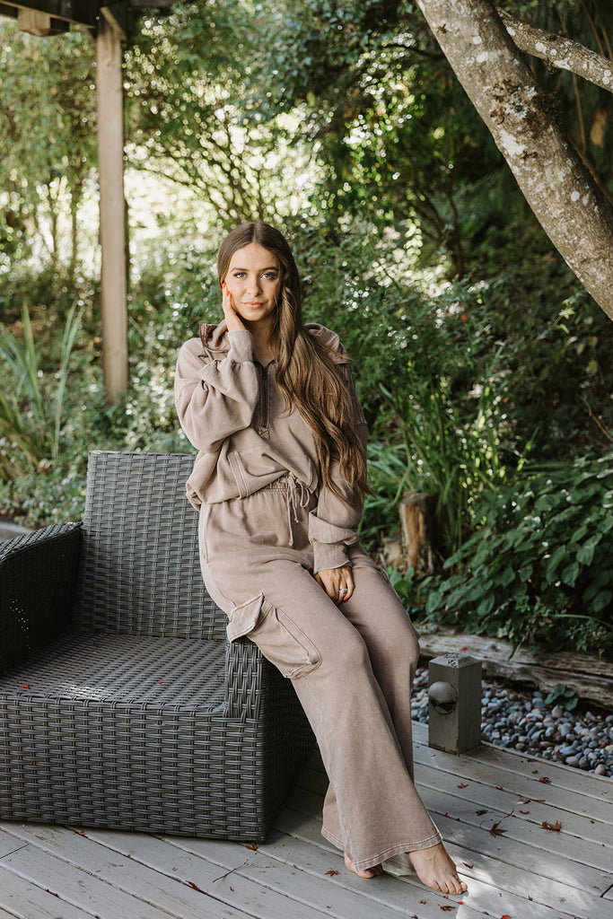 Washed Sweatshirt & Cargo Set - Mocha