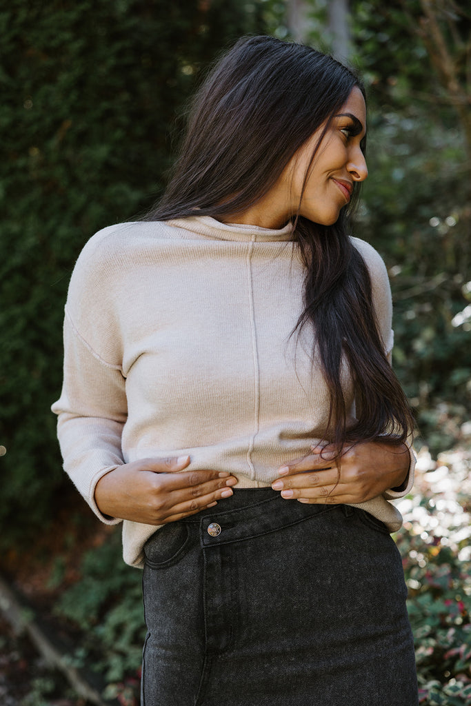 Exposed Sweater With Rolled Hem - Oat