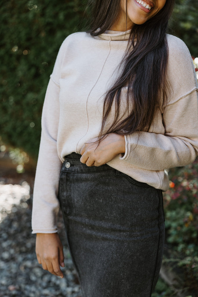 Exposed Sweater With Rolled Hem - Oat
