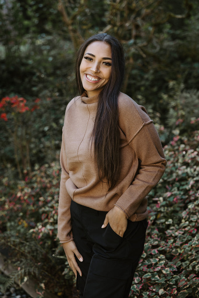 Exposed Sweater With Rolled Hem - Carame