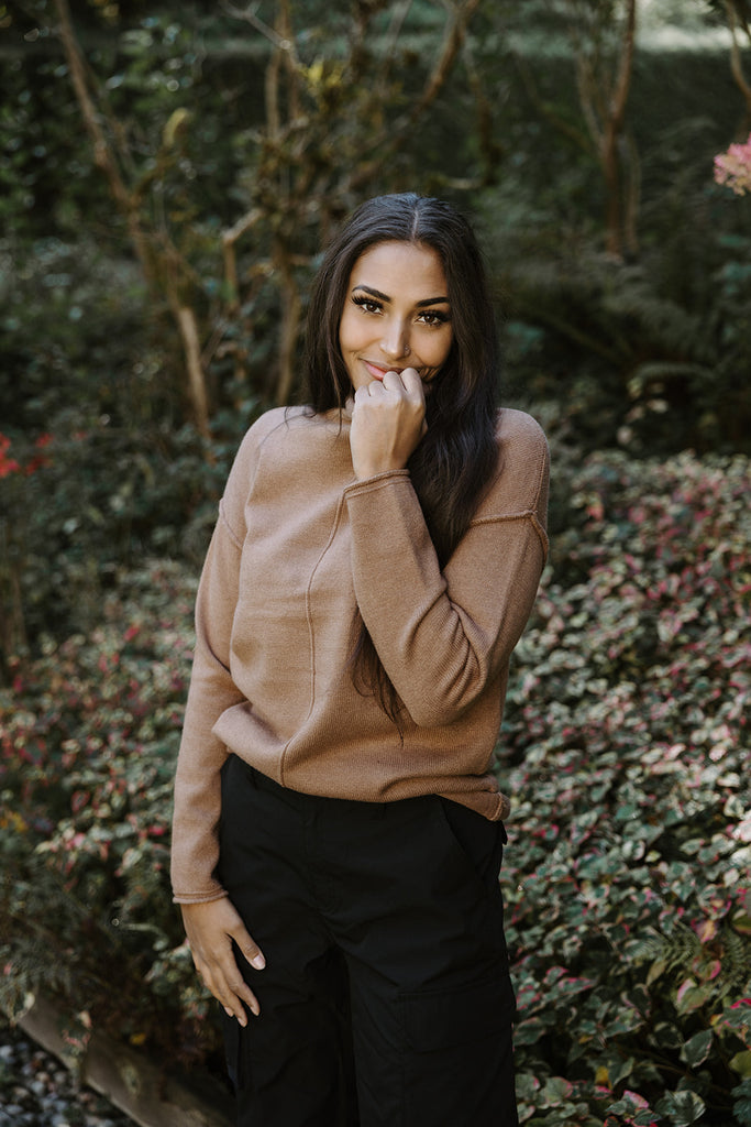 Exposed Sweater With Rolled Hem - Carame