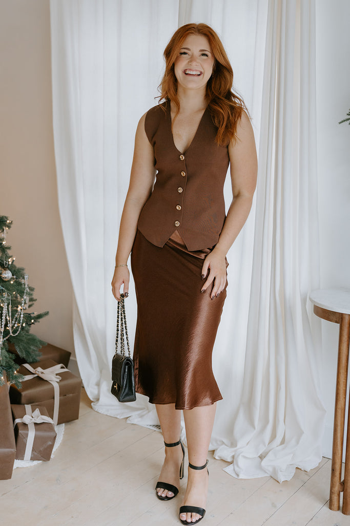 Sleeveless Knit Vest With Gold Buttons - Brown