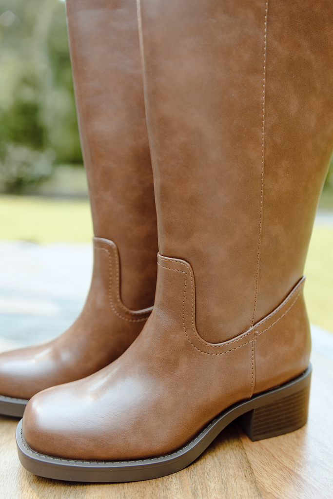 Square Toe Classic Boot - Brown
