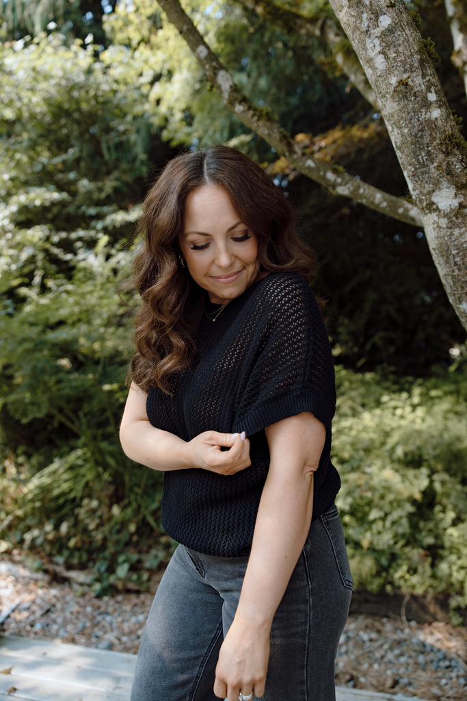 Crochet Knit Short Sleeve Sweater - Black