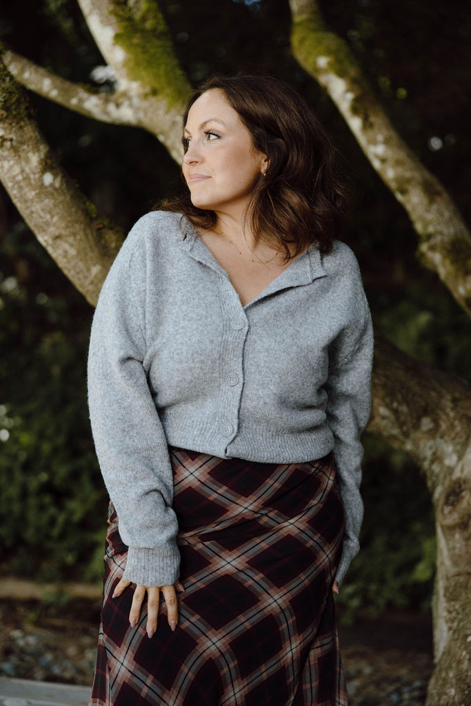 Crew Neck Button Up Cardigan Sweater - Grey